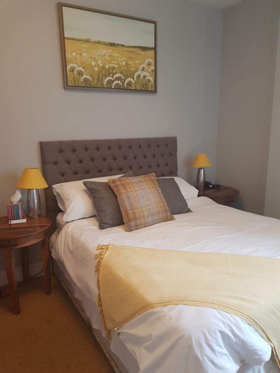 The Dog Inn Old Sodbury Екстер'єр фото
